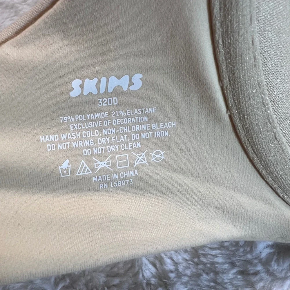 Skims Women's‎ Fits Everybody T-Shirt Bra Sand Beige Size 32DD BR-TSH-2023 NWT